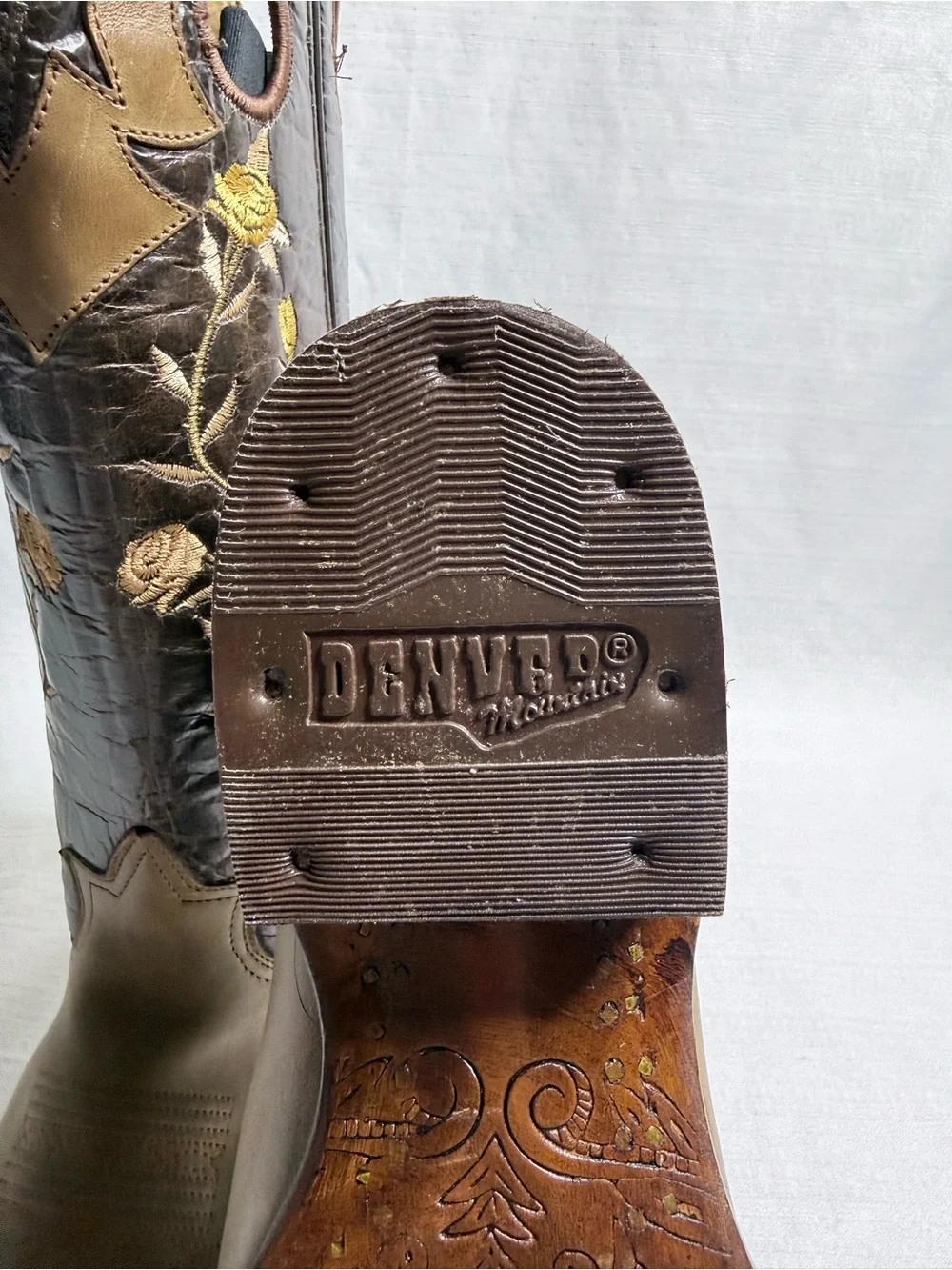 Denver Mountain Men’s Western Cowboy Boots Floral Embroidered Leather 10.5